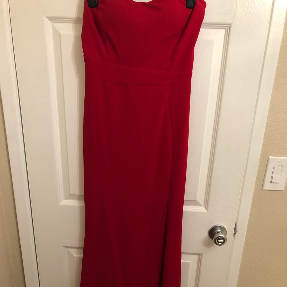 Tight fit, long dress with slit